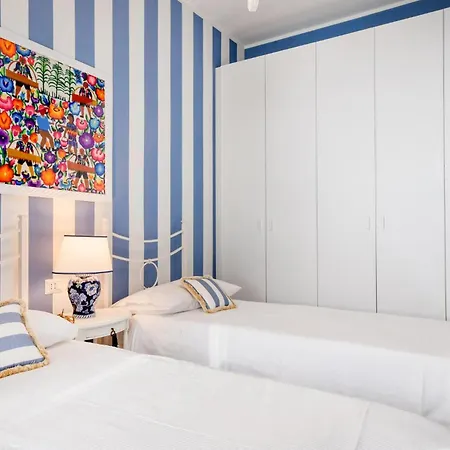 2 Bedroom Awesome Apartment In Chiavari Апартаменты *