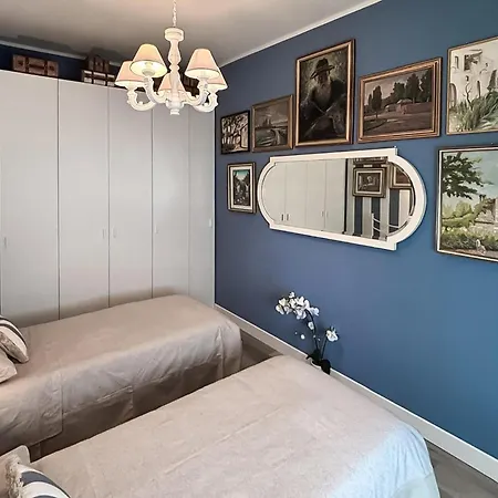 2 Bedroom Awesome In דירה קיאברי